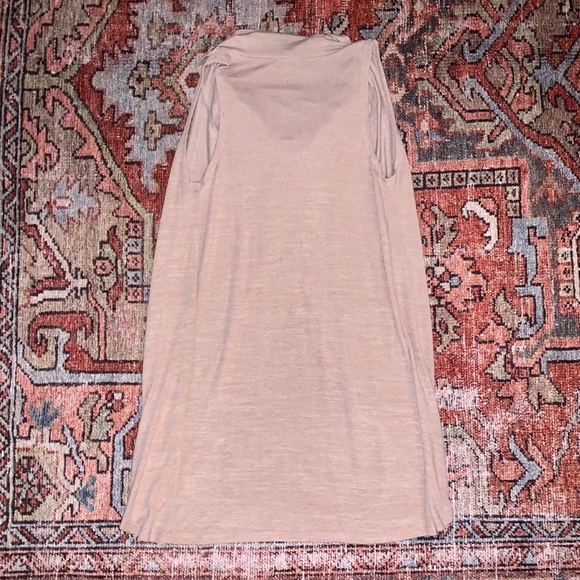 Tank Shawl - Picture 2 of 4